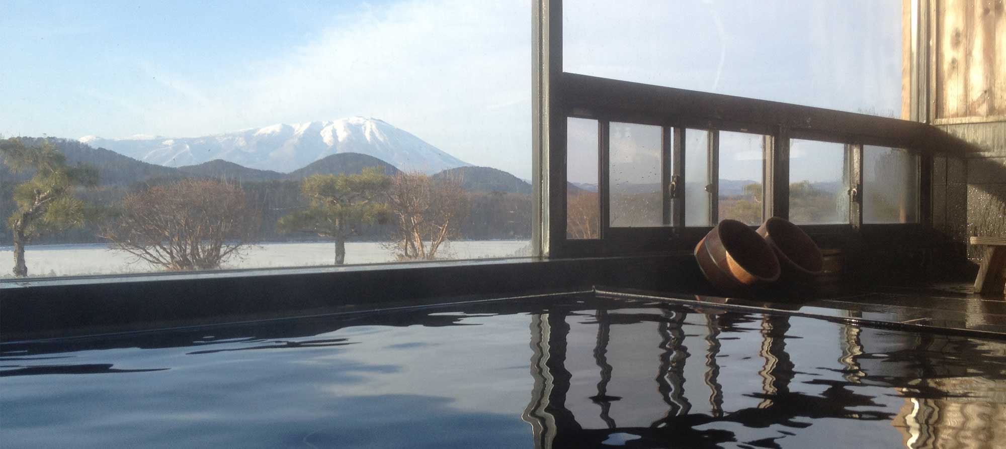 Вид на гору Иватэ-сан из геотермальной бани